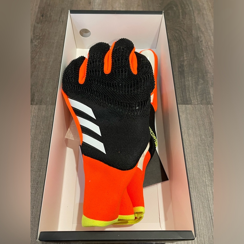 Adidas Predator GL Pro PC “Solar Energy”
- Size 9.5 Goalkeeper Gloves. - Picture 5 of 6